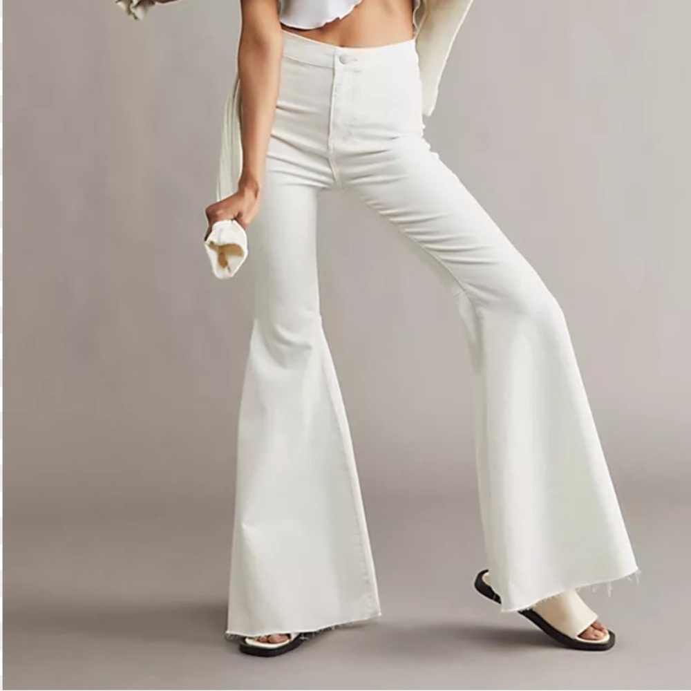 Size 24 Free people “Just float On” jeans in white